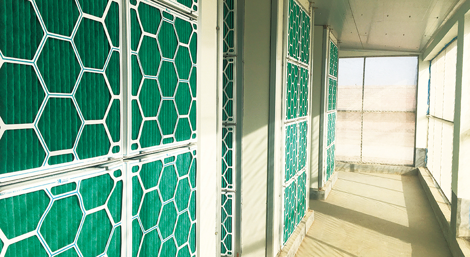 故城前花园项目Antibio养猪场空气过滤系统主滤墙。