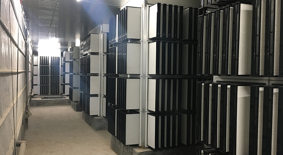 亚高效主过滤器内部，整齐划一，严丝合缝。